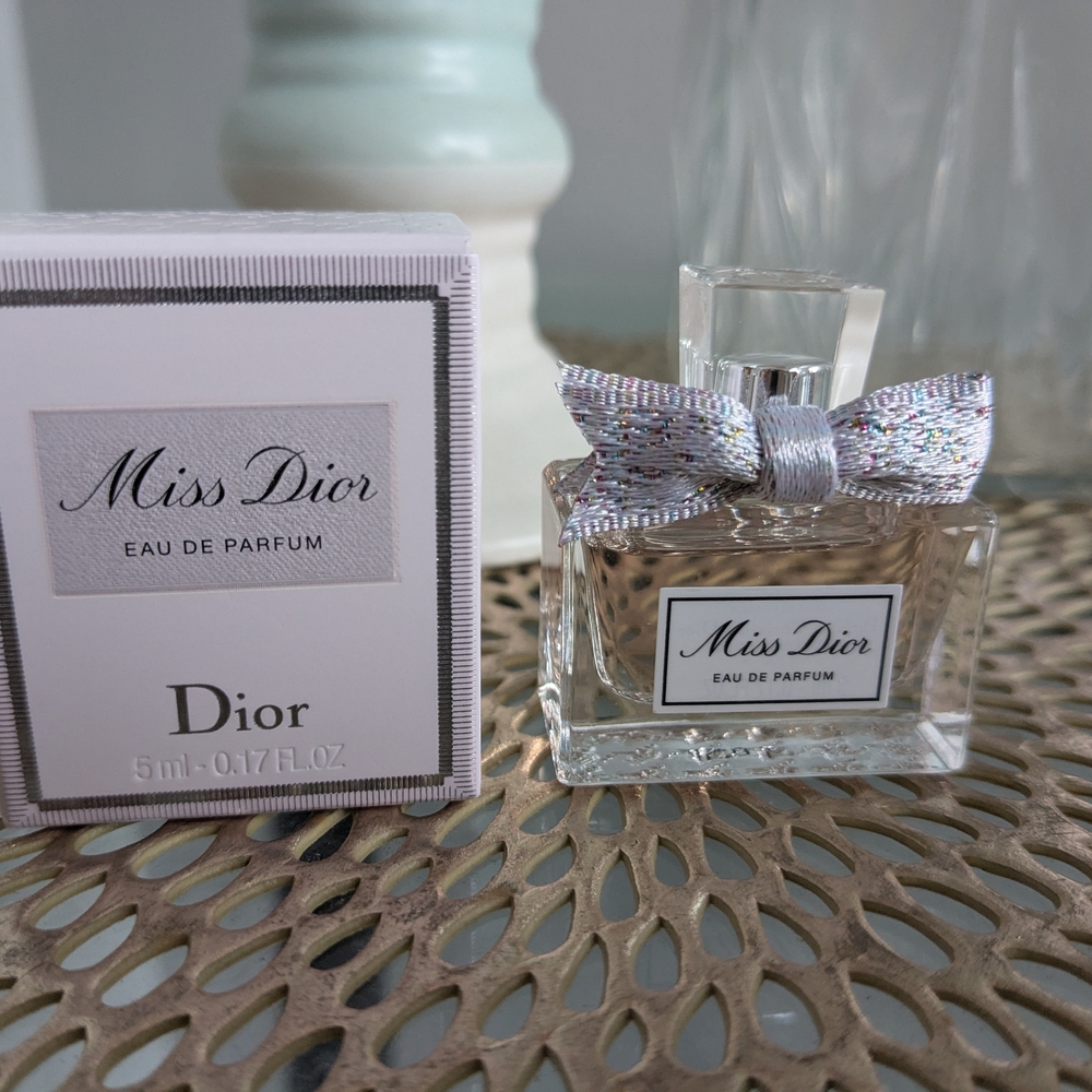 Miss Dior mini